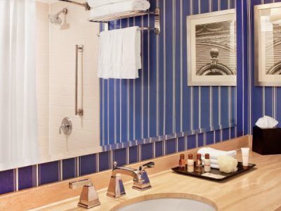 Sheraton Airport Hotel 4*