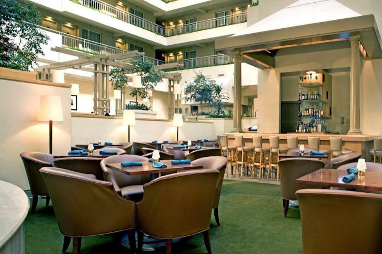 Sheraton Airport 4*